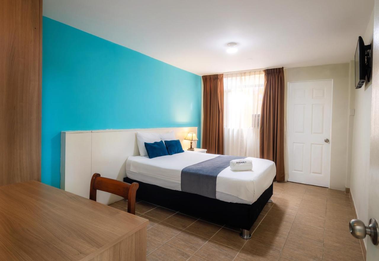 Hotel Country Trujillo Encalada Eksteriør bilde