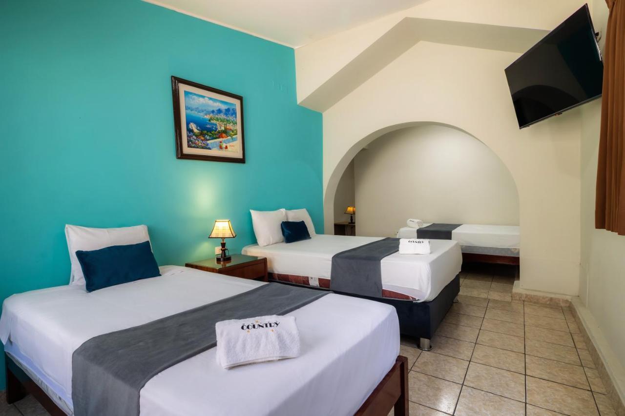 Hotel Country Trujillo Encalada Eksteriør bilde