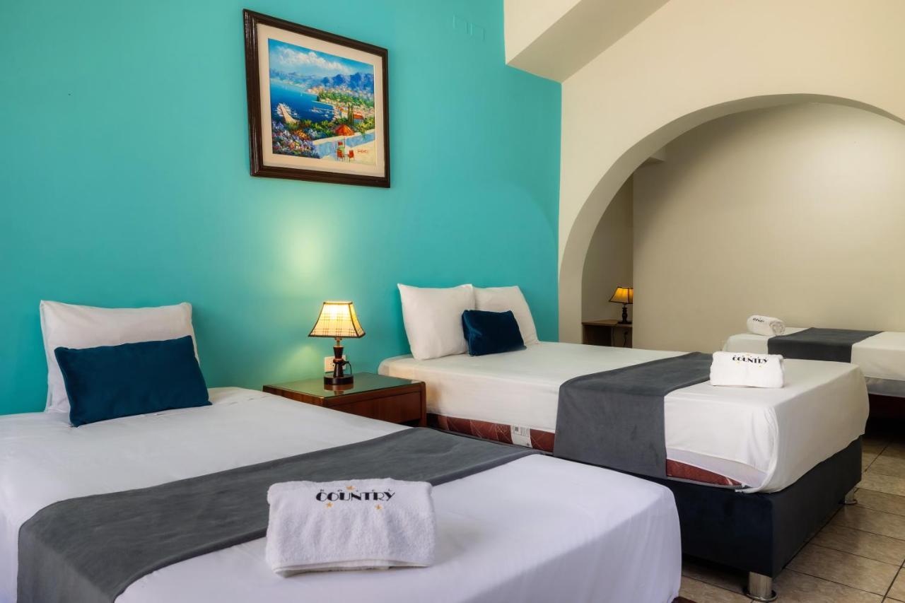 Hotel Country Trujillo Encalada Eksteriør bilde