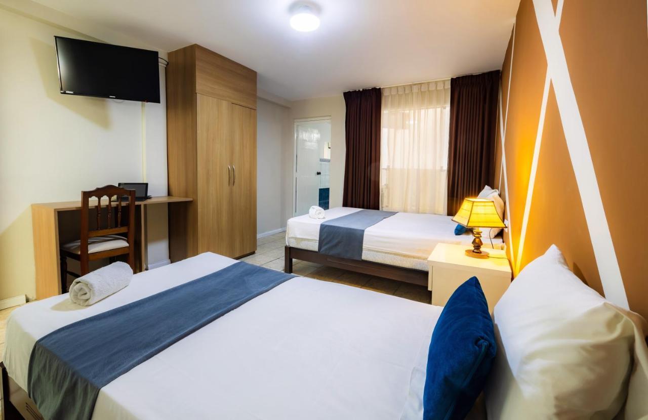 Hotel Country Trujillo Encalada Eksteriør bilde