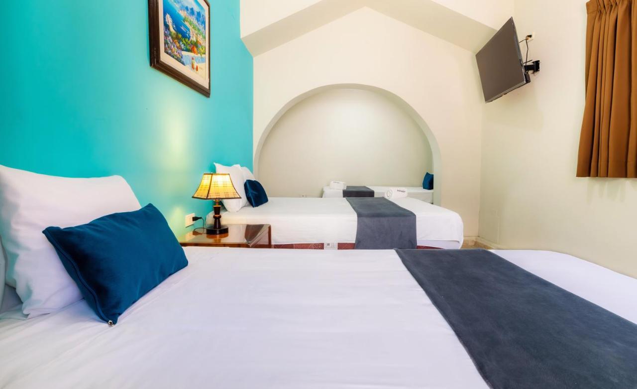 Hotel Country Trujillo Encalada Eksteriør bilde