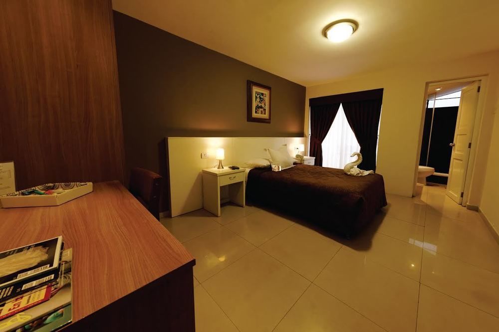 Hotel Country Trujillo Encalada Eksteriør bilde